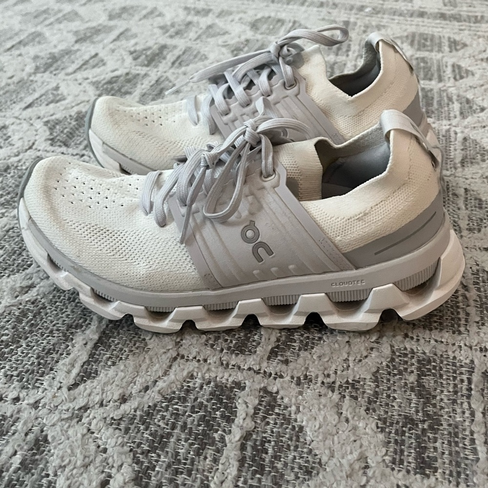 Womens Onn Cloud Shoe